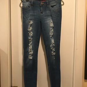🖤RIPPED BLUE JEANS🖤
